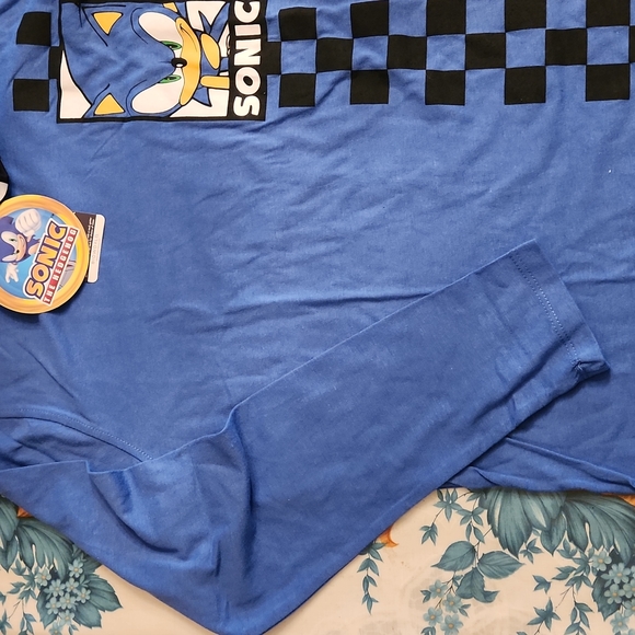 SONIC -T-SHIRT HOODIE YOUTH XL- w/BUILT in FACE COVER/GAITER - New - Picture 3 of 6